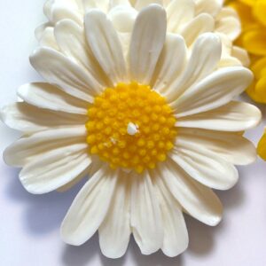 Vela margarita en tul blanca artesanal con tarjeta personalizada souvenir bodas